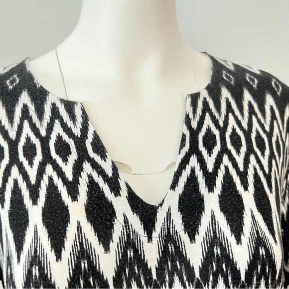 Faith and Joy Black and White Graphic Tie Front Blouse - Picture 5 of 7